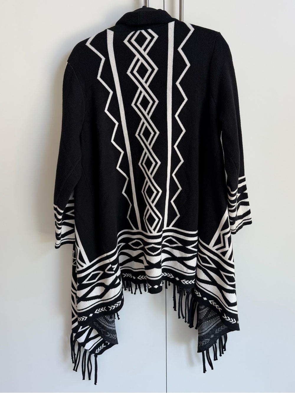 Chico’s Size 2 Black White Southwestern Fringe Open Front Cardigan Sweater Large - Picture 3 of 11